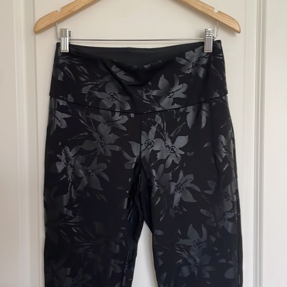 Soft Surroundings Women’s Ponte Floral Pull-on Straight Pants Black S - Picture 2 of 6